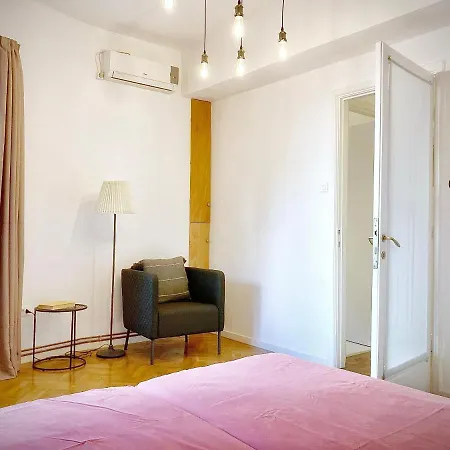S Q U A Re Palace Gallery//apartment Bucharest