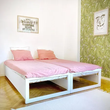Apartment S Q U A Re Palace Gallery//apartment *
