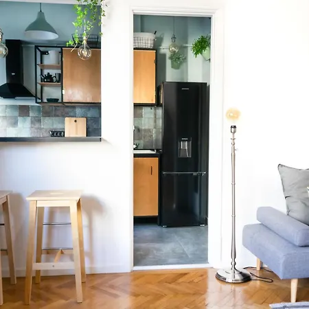 S Q U A Re Palace Gallery//apartment Bucharest