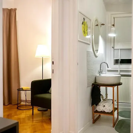 Apartment S Q U A Re Palace Gallery//apartment